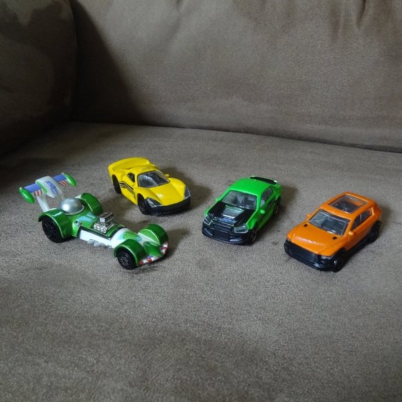 💎 Disney / Pixar ~ Teamsterz ~ Diecast Cars ~ Lot of 4 - Picture 1 of 5